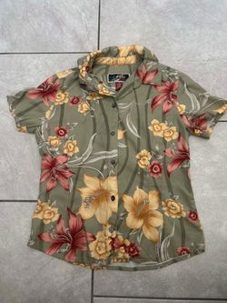 Vintage La Cabana Women's  Small Hawiian Shirt Made Flowers 100 % Rayon