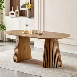 Lario 40-71" Extendable Round to Oval Dining Table with Fluted Pedestal Base