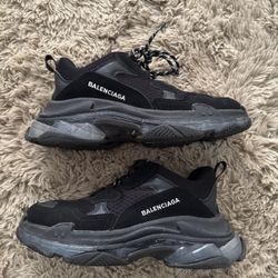 Balenciaga Men's Black Trainers