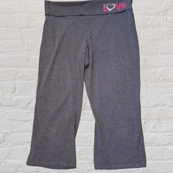 "LOVE" gray cotton capri yoga pants / sweatpants, Sz. XL