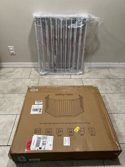 Extra Wide Pet Fence / Playpen