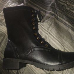 Women size 9 comfortwear Boots