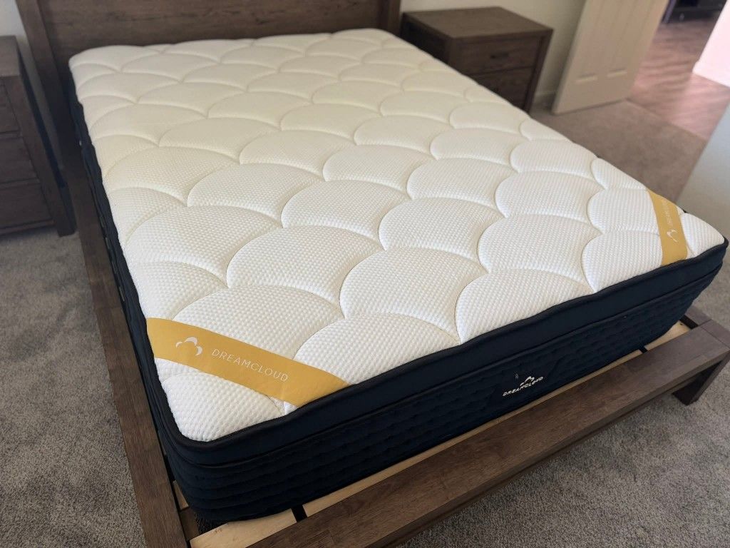 Queen DreamCloud Premier Rest Mattress, Like New