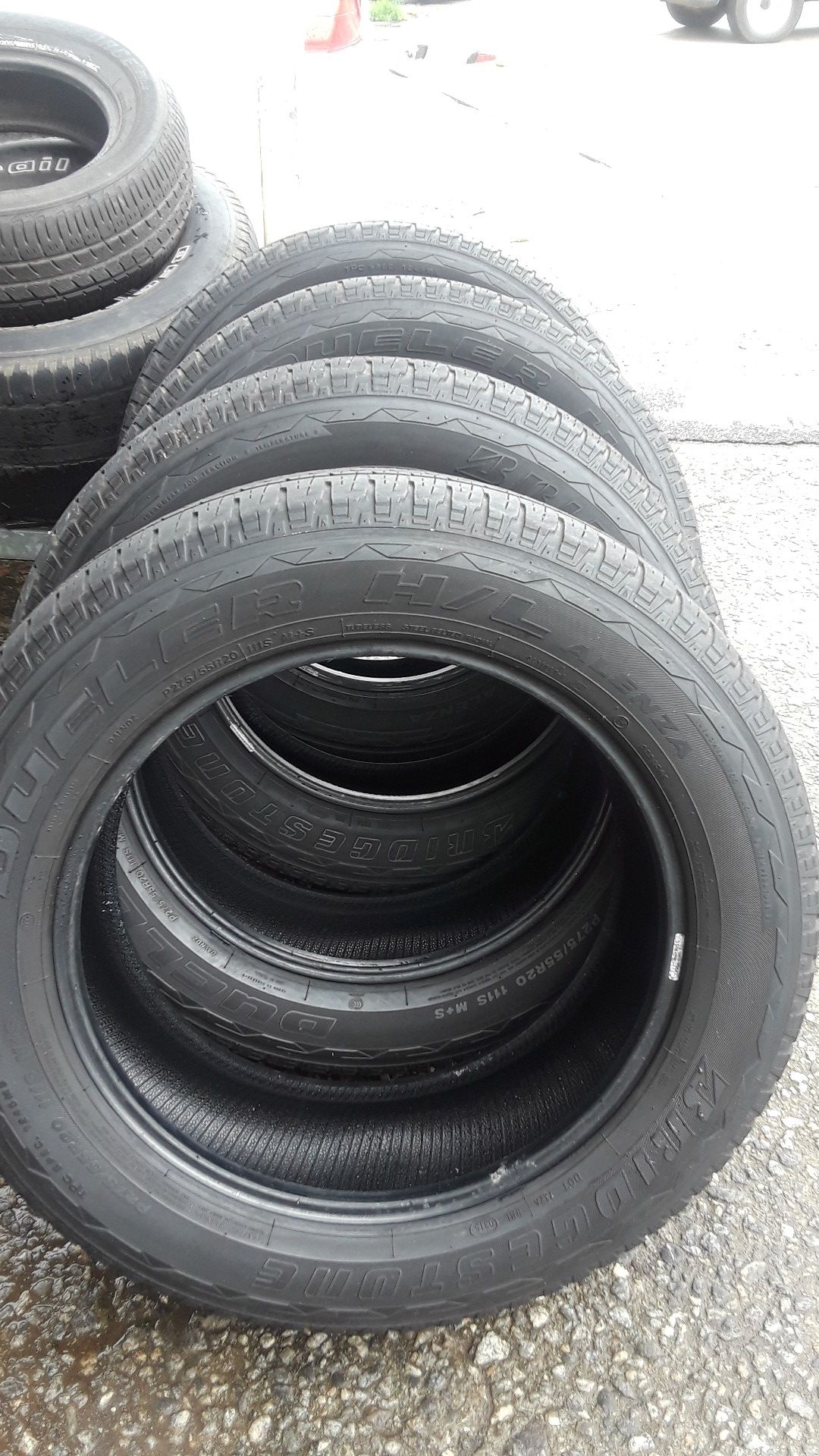 Dueler tires 275-55-R20