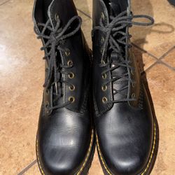 Dr.Martens Shriver Size 8