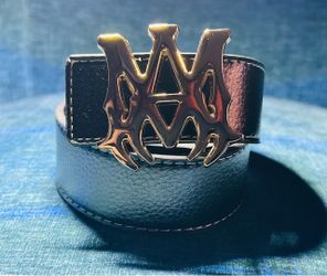 Gold-buckled AMR belt