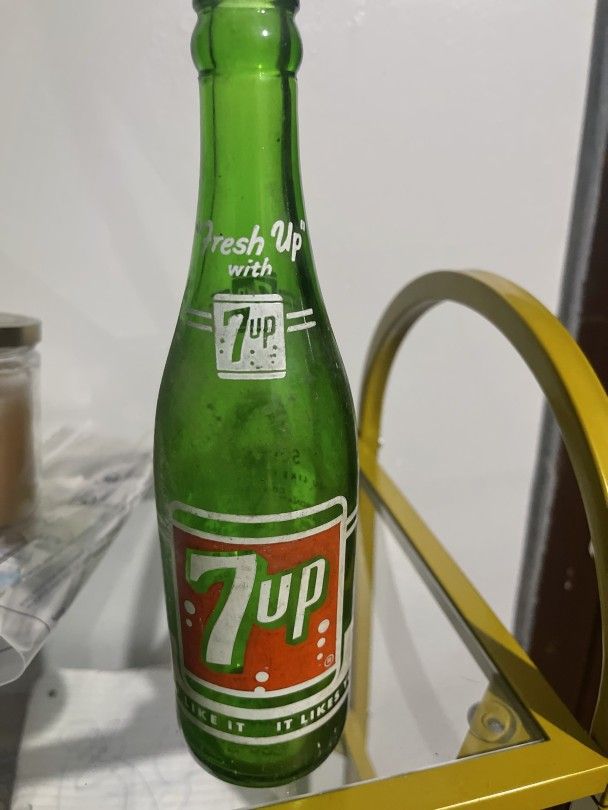 Antique Vintage 7up Glass Bottle