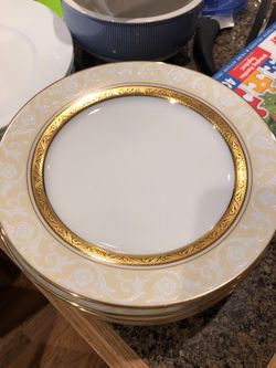 Porcelain gold plated plates