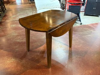 A AMERICA Double Drop Leaf Round Dining Table