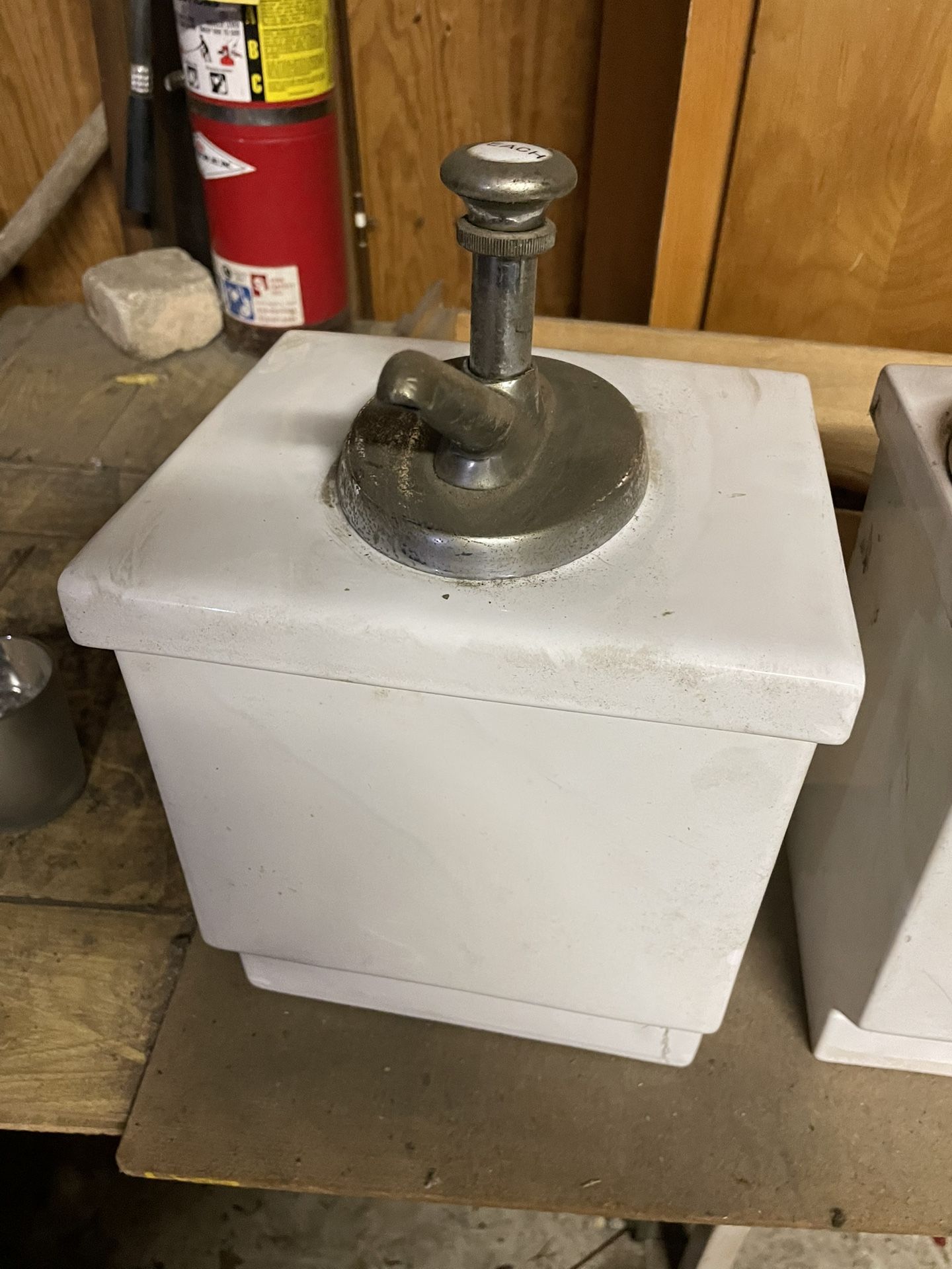 Old Soda Jerk Contains