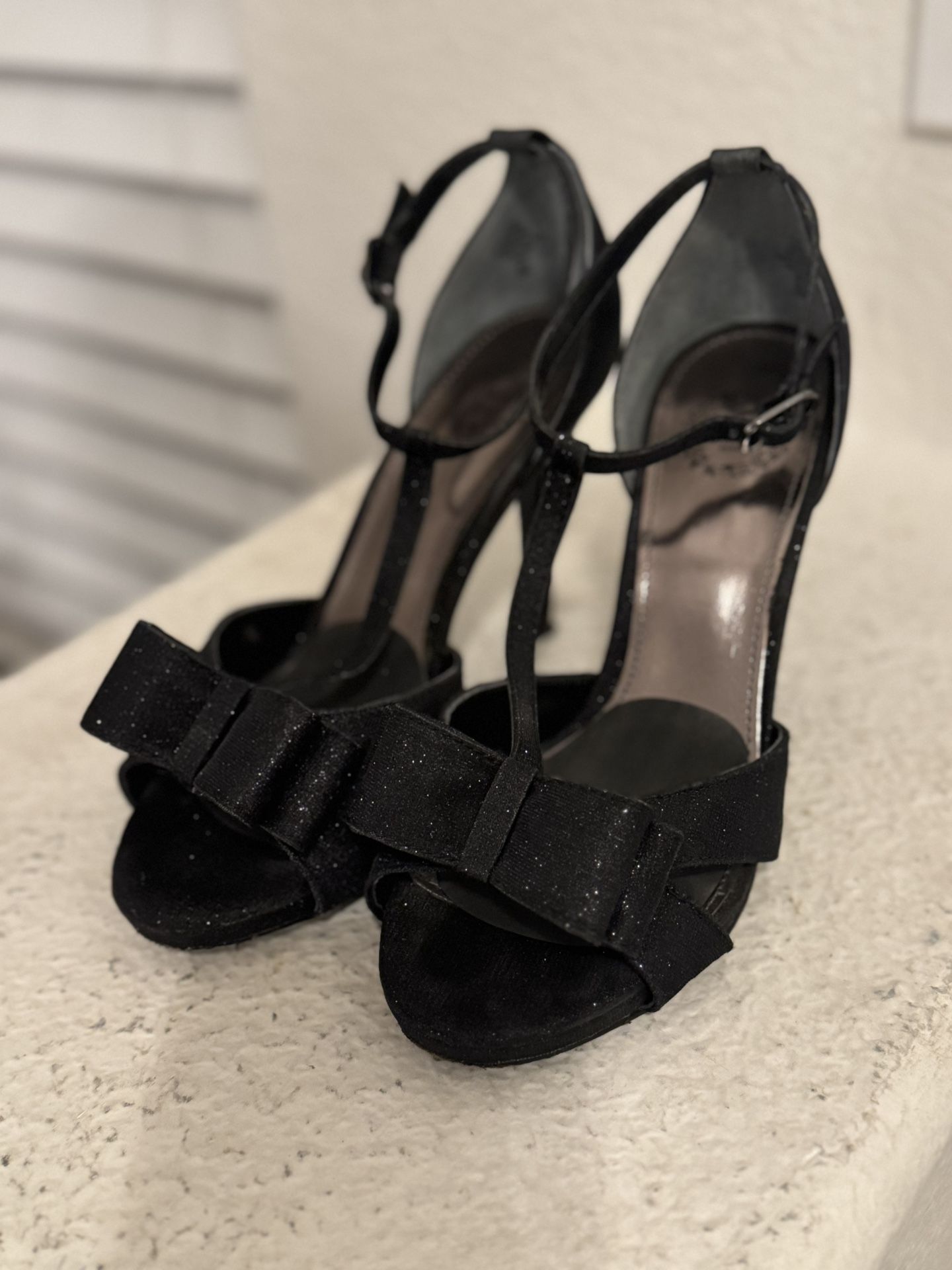 I. Miller Ladies Size 6-1/2 High Heels - Black
