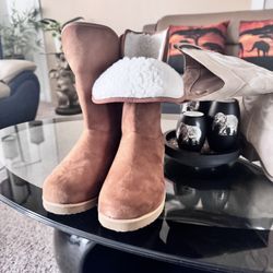 New Andrea Boots Size 8 