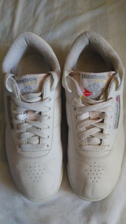 REEBOK CLASSICS SNEAKERS SIZE 7.5 WOMAN