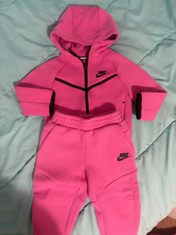 Nike tech