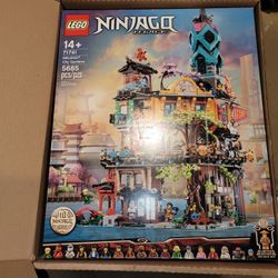 LEGO NINJAGOS AND NEXO KNIGHTS BUNDLE 