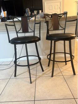 2 Bar stools swivel chairs