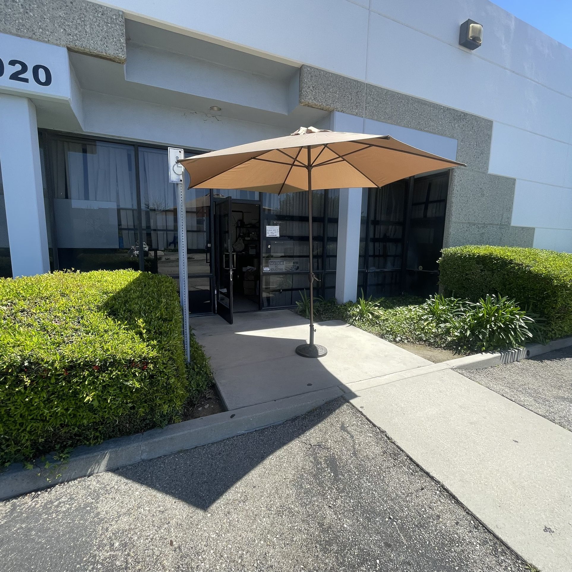 UMBRELLA - Outdoor 9 Feet Aluminum Market Umbrella with Crank and Push Button Tilt - No Base