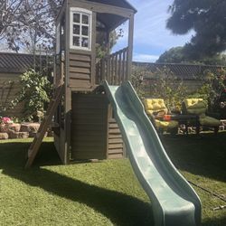 2 Story Playhouse With Slide