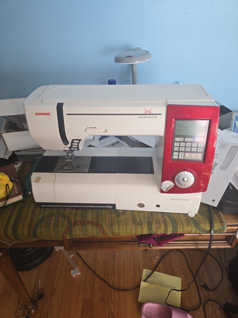 Janome Memory Craft 7700 QCP