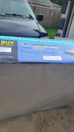Queen box spring new