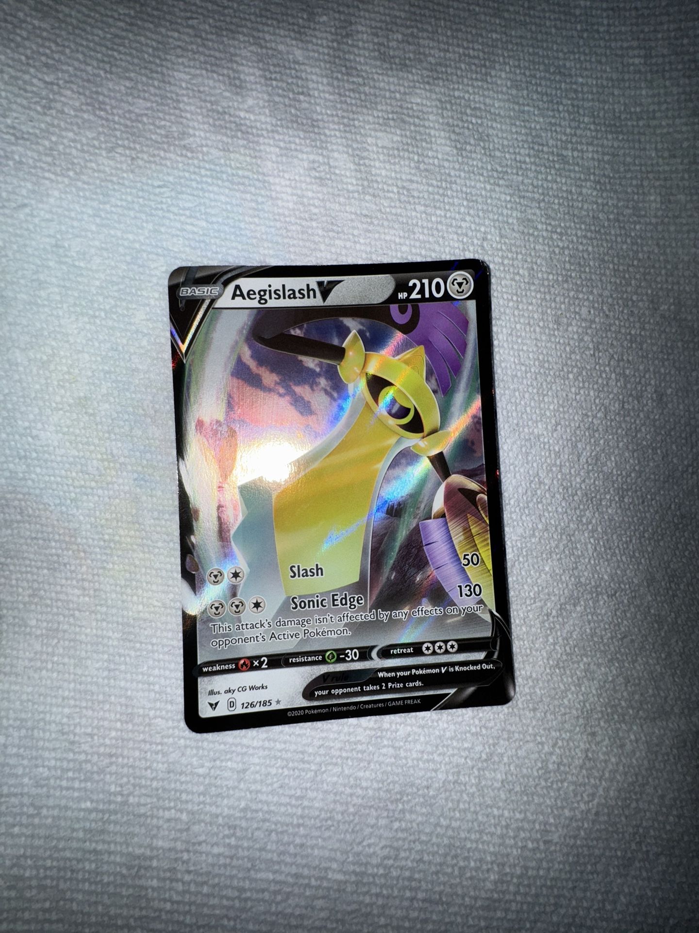 Aegislash V #126 Pokemon Vivid Voltage