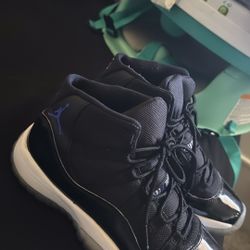 Jordan Retro 11 Space Jam 