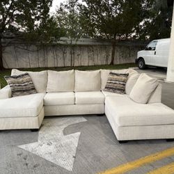 Sectional Sofa !!! Great Condition 