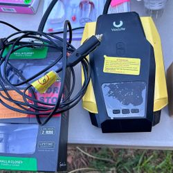 Vaclife Pump Car Tire Inflator Pump With Flash Light $30 OBO Bought At auto Zone $99 Only Used Once 