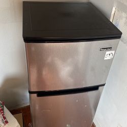 Magic Chef Mini Fridge