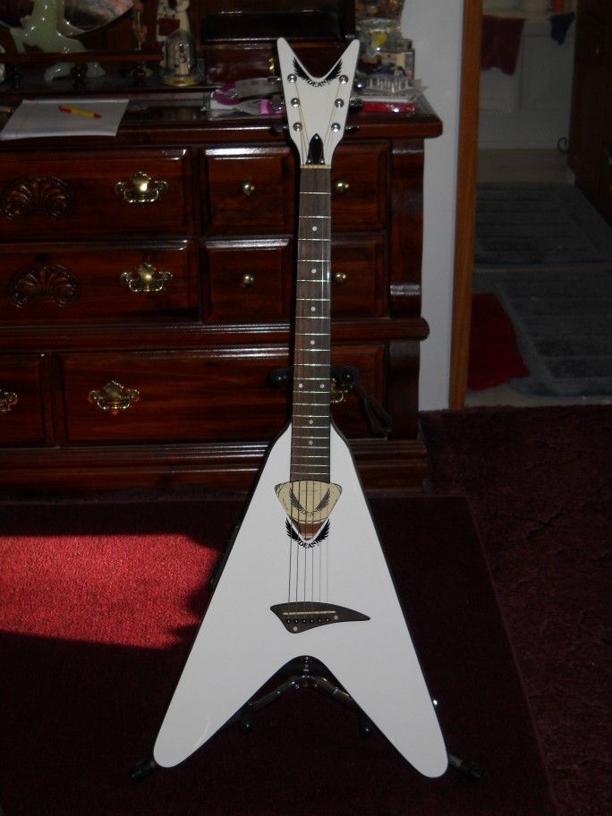 Dean flying v acoustic guitar deals