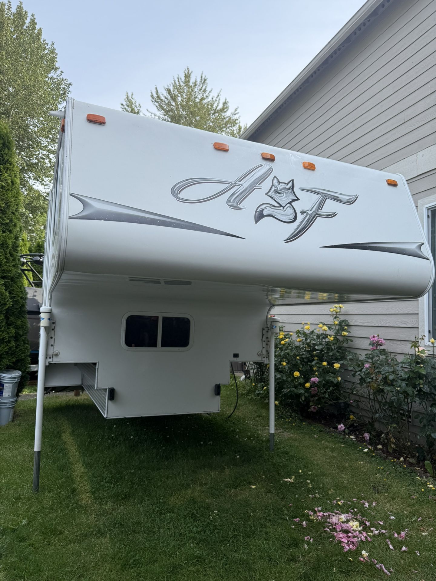 2013 Arctic Fox 990