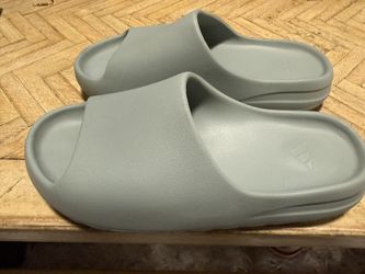 Yeezy Slides Green Size 14 Men Used