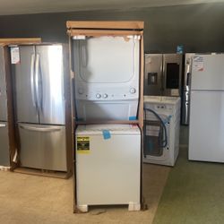 GE - 3.8 Cu. Ft. Top Load Washer and 5.9 Cu. Ft. Electric Dryer Laundry Center - White