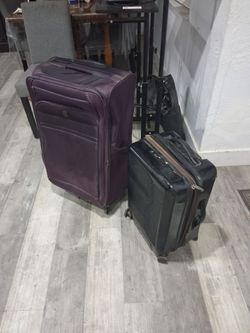 Suitcases set