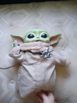 baby Yoda plush/Doll
