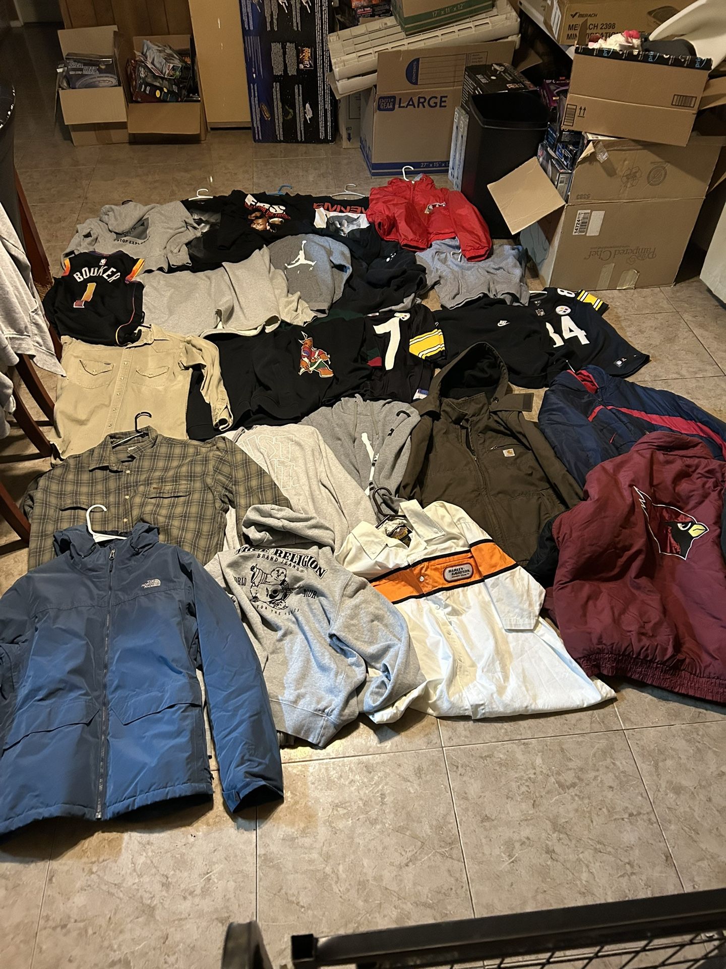 Men’s Clothing Lot 250 Pieces