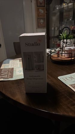 Studio automatic soap dispenser