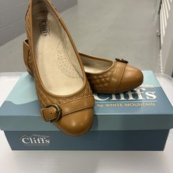 BRAND NEW Tan Leather Flats Cliffs By White Mountain