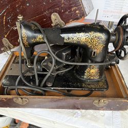 Singers, Antique Sewing Machine