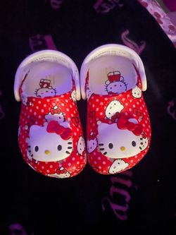 Hello kitty crocs 5c