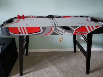 Air hockey table