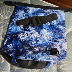 2 Academy Magellan Outdoors pro Dry Bag