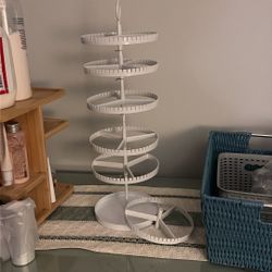 Rotating Jewelry Rack 