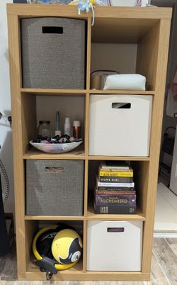 Light Brown Wood Bookcase 8 Cubes