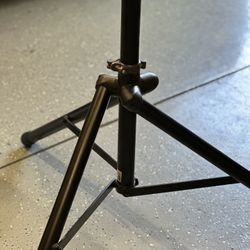 Ultimate Support TS90B Telelock Tripod Speaker Stand Single