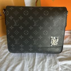 New Louis Vuitton BodyStrap Bag !!