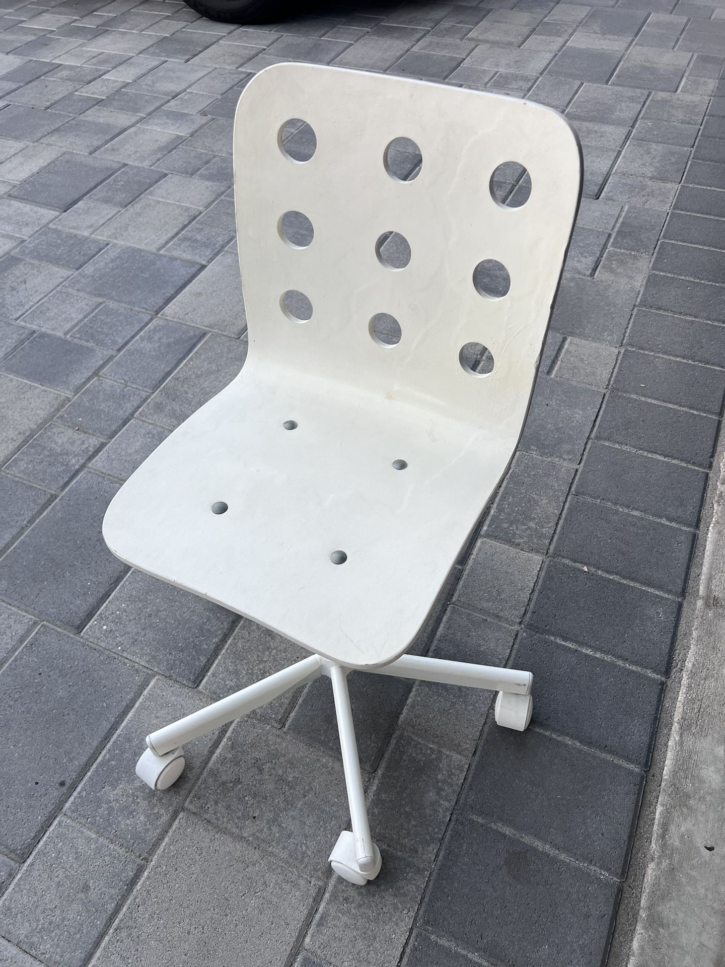 Ikea White Chair children teenanger Jules Swivel office rolling modern chair