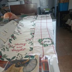 Christmas Table Cloth 4 for $7