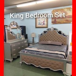 😍 Beautiful King Bedroom Set 