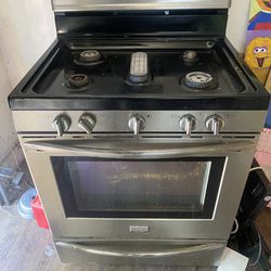 Gas Range Stove Fully Functional 